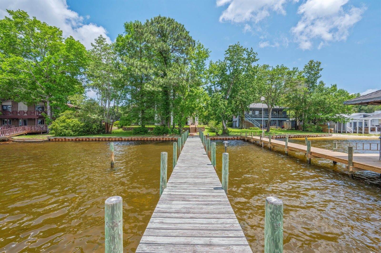 1405 North Bayshore Drive, Niceville, FL 32578