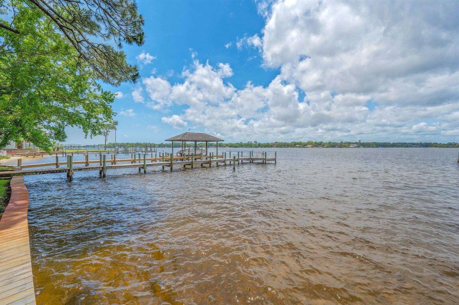 1405 North Bayshore Drive, Niceville, FL 32578