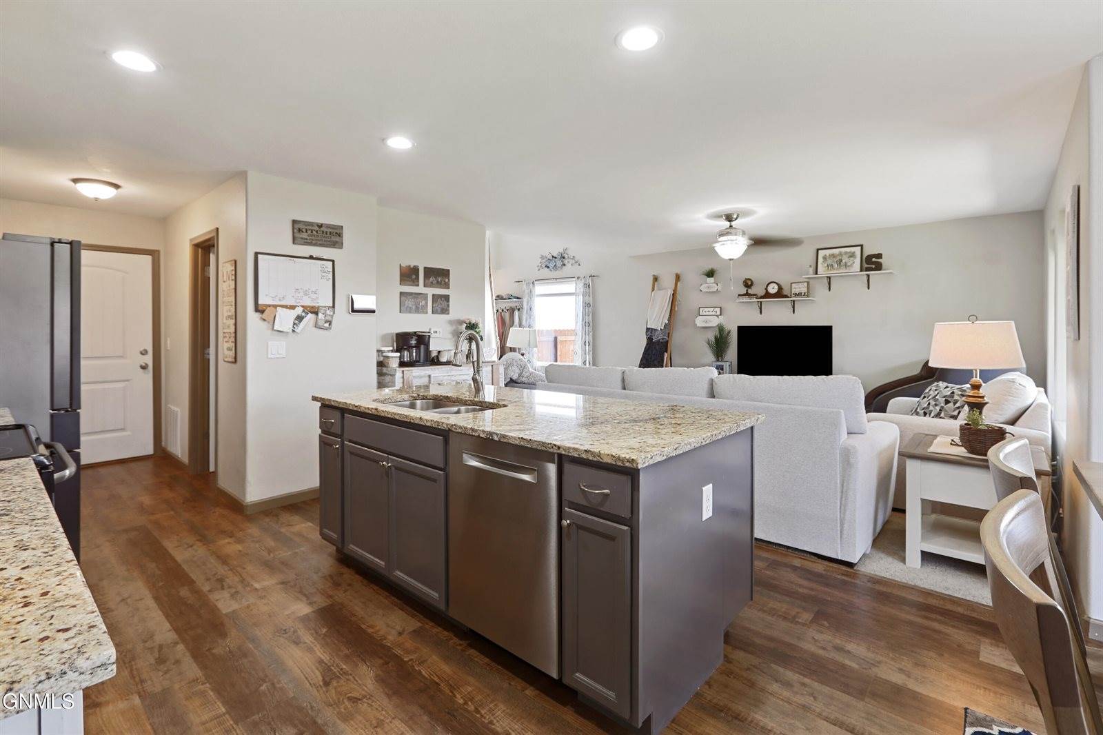 5826 Anna Avenue, Williston, ND 58801