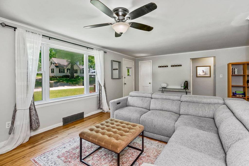 6138 Hadley Street, Merriam, KS 66202