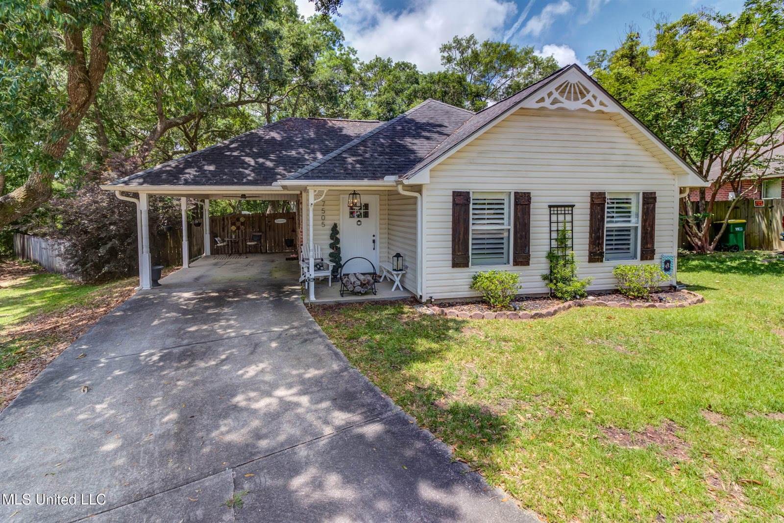 7505 Martin Court, Ocean Springs, MS 39564