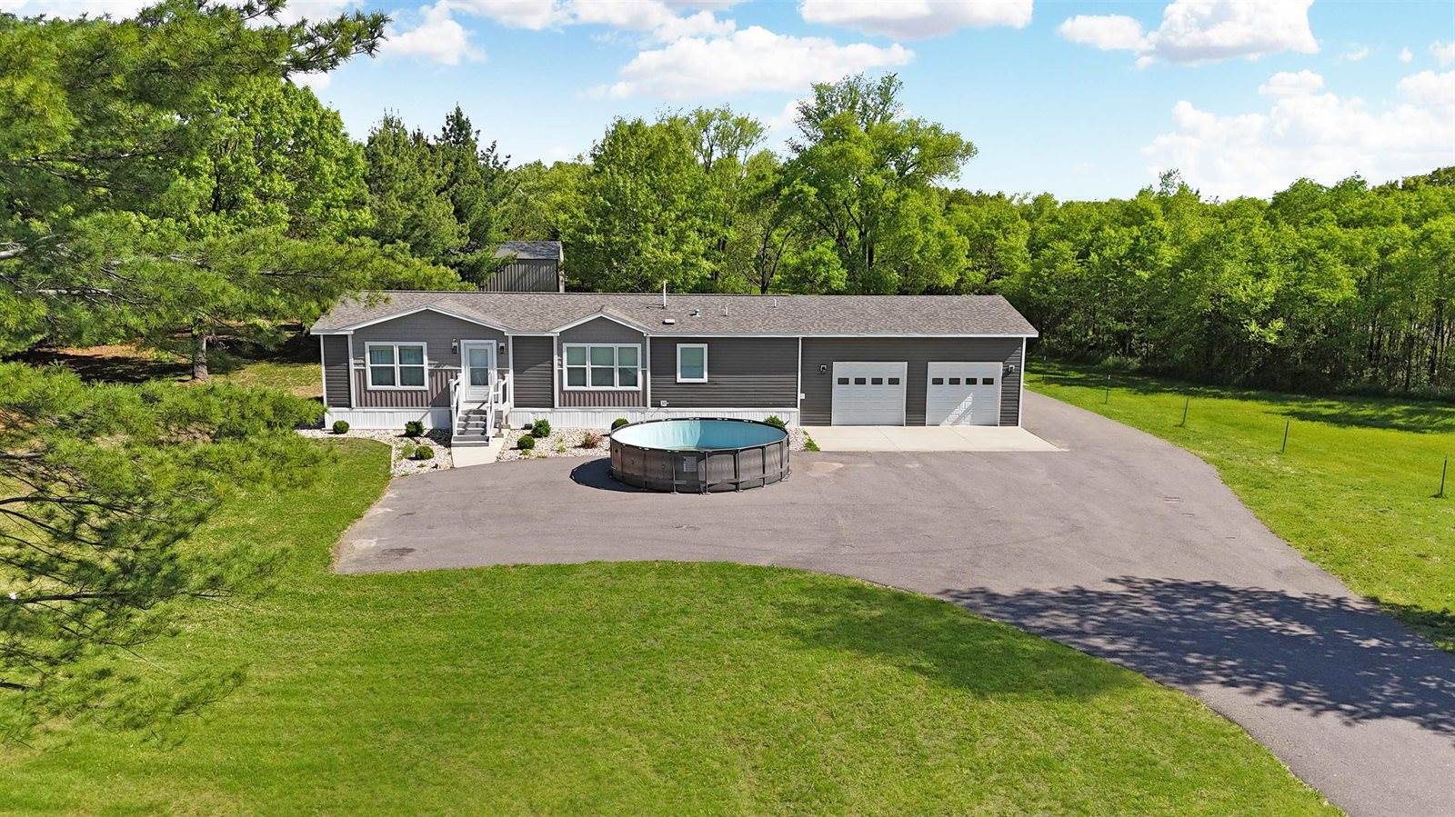 S4048 Old 33, Baraboo, WI 53913