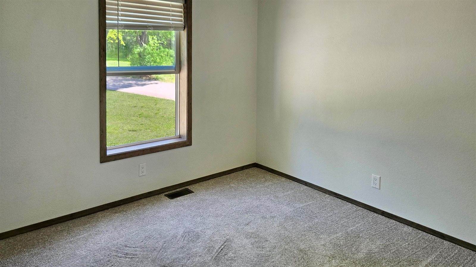 S4048 Old 33, Baraboo, WI 53913