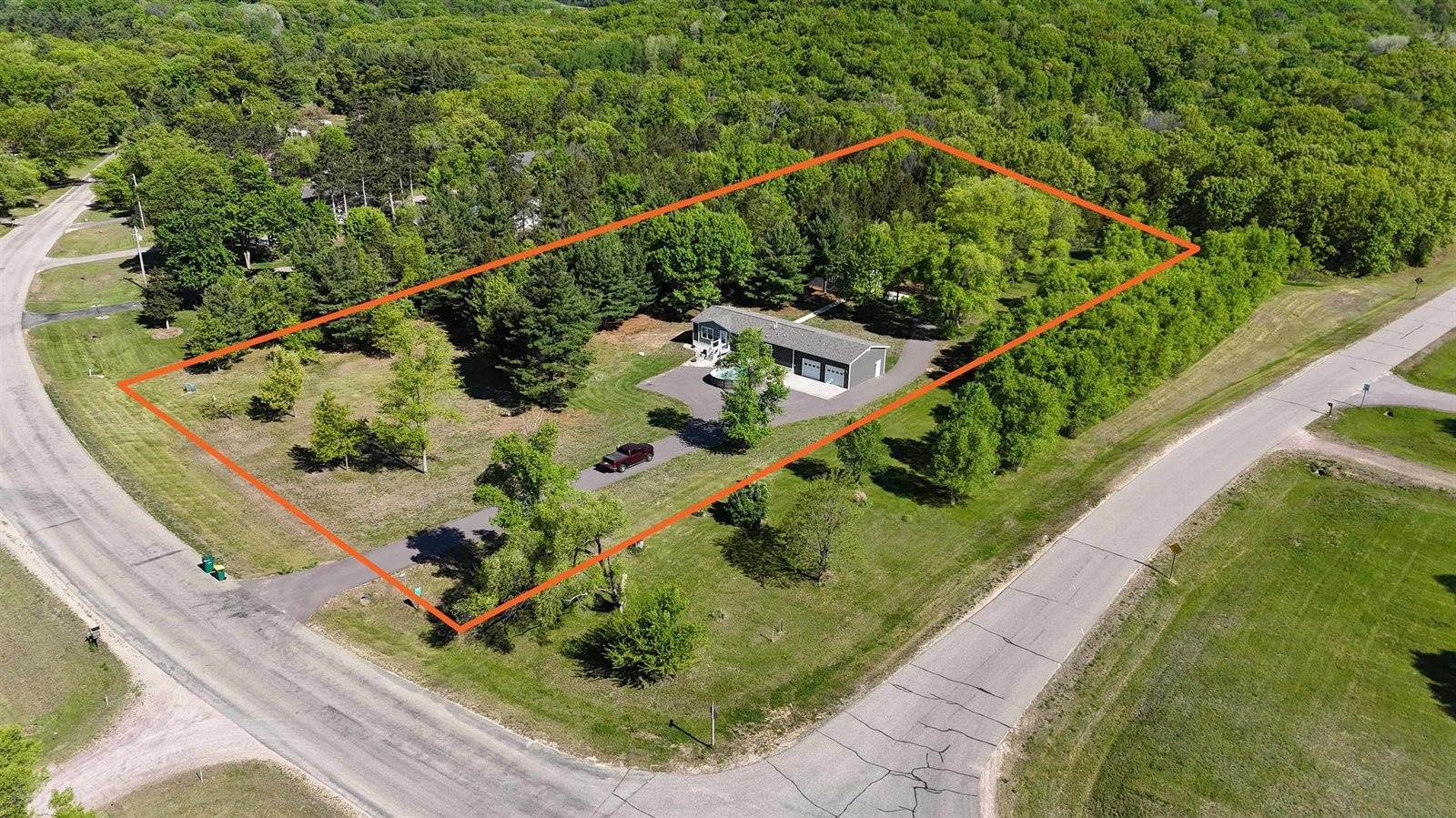 S4048 Old 33, Baraboo, WI 53913