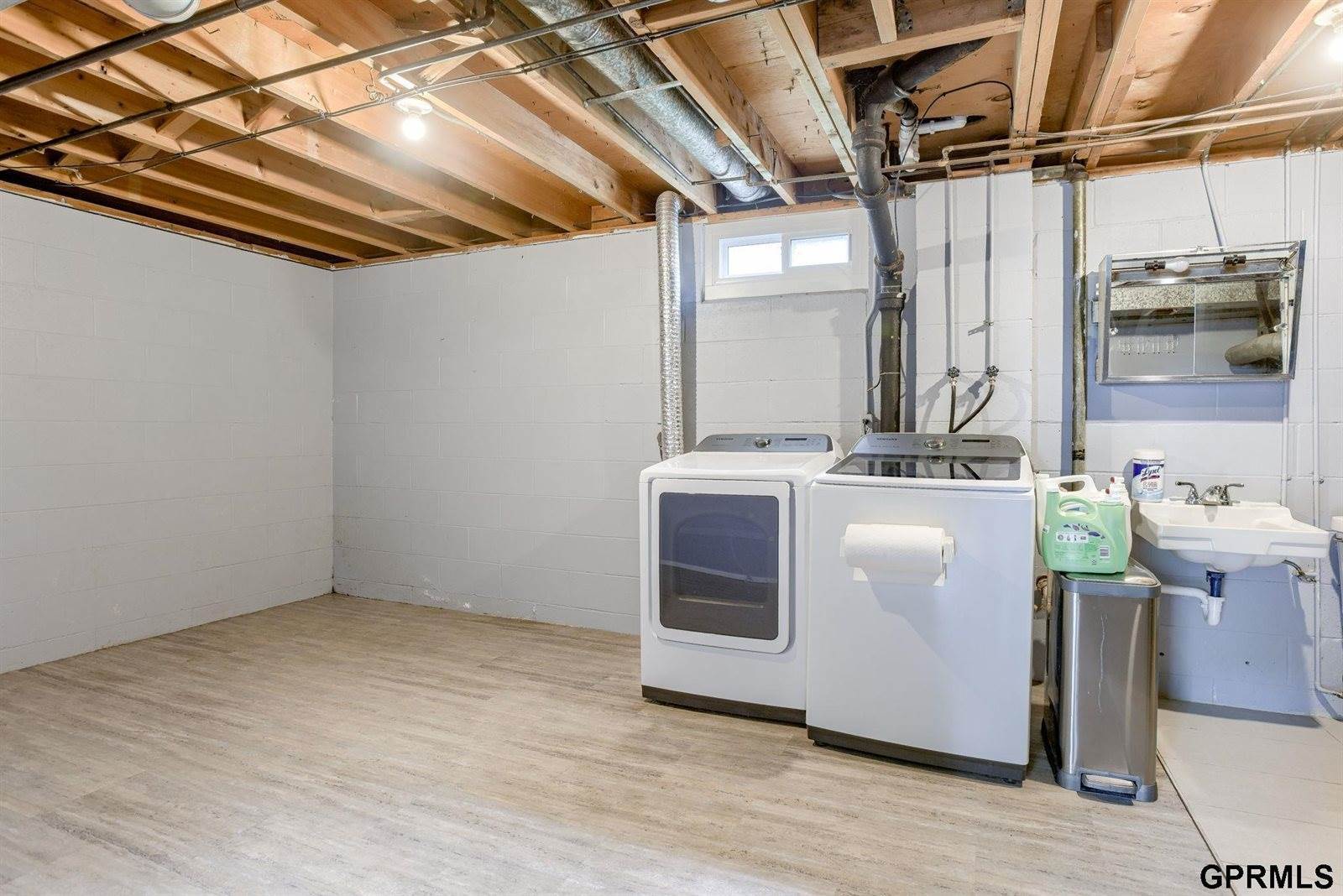 12218 Sandra Circle, Omaha, NE 68137