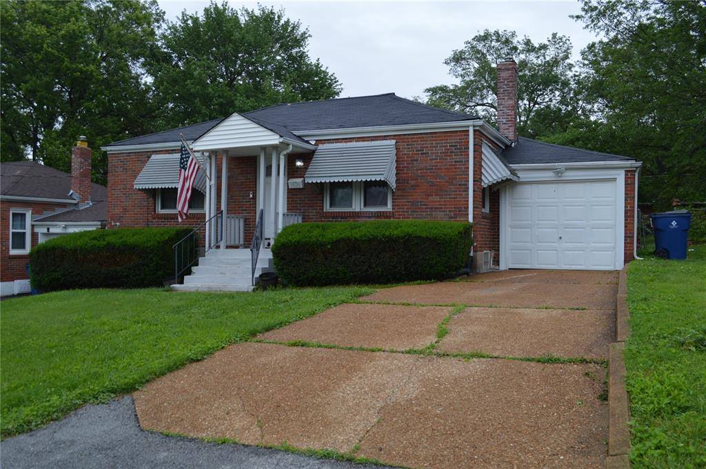 3520 Wismer Road, Breckenridge Hills, MO 63074