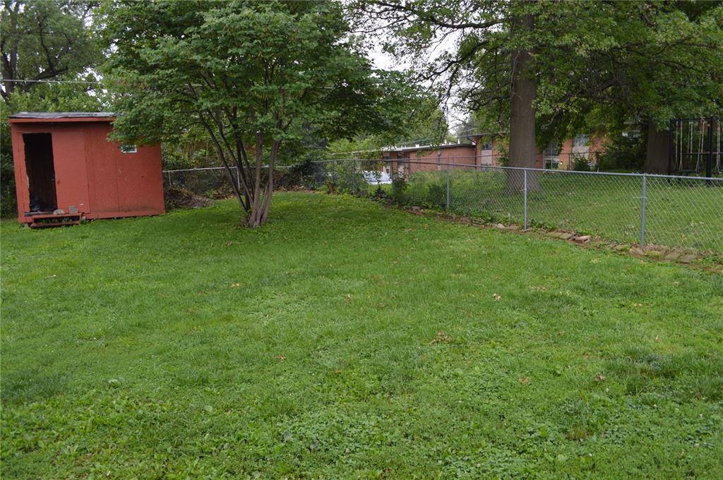 3520 Wismer Road, Breckenridge Hills, MO 63074