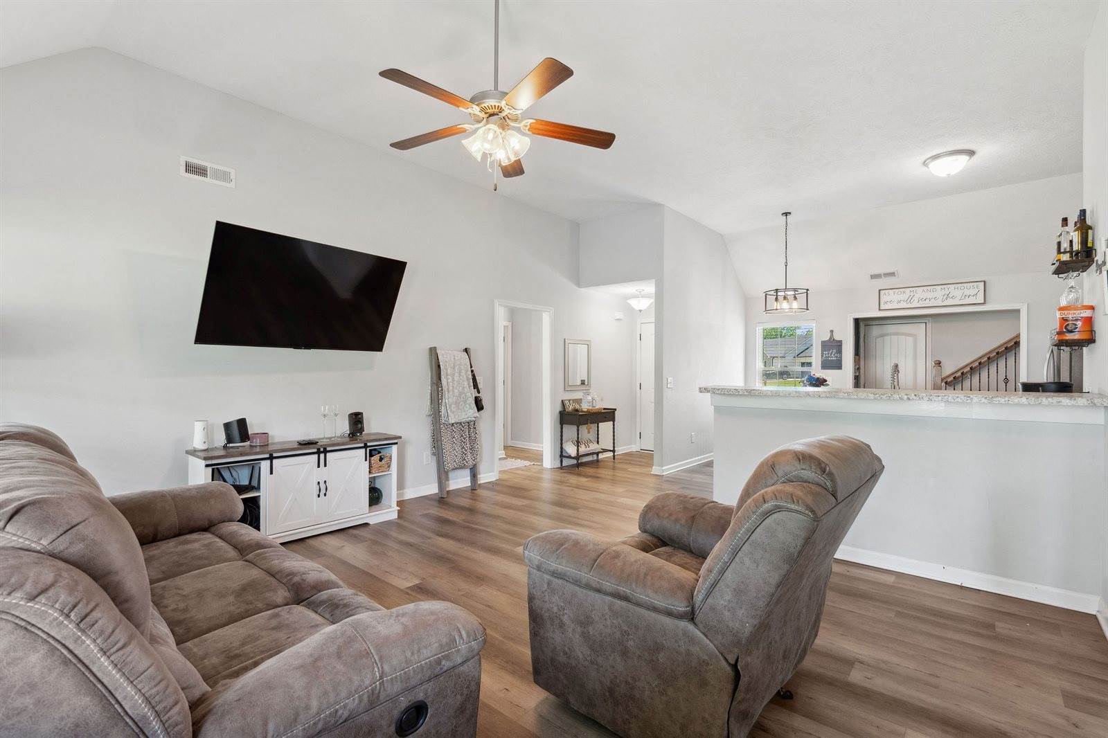 107 Grace Ct, Manchester, TN 37355