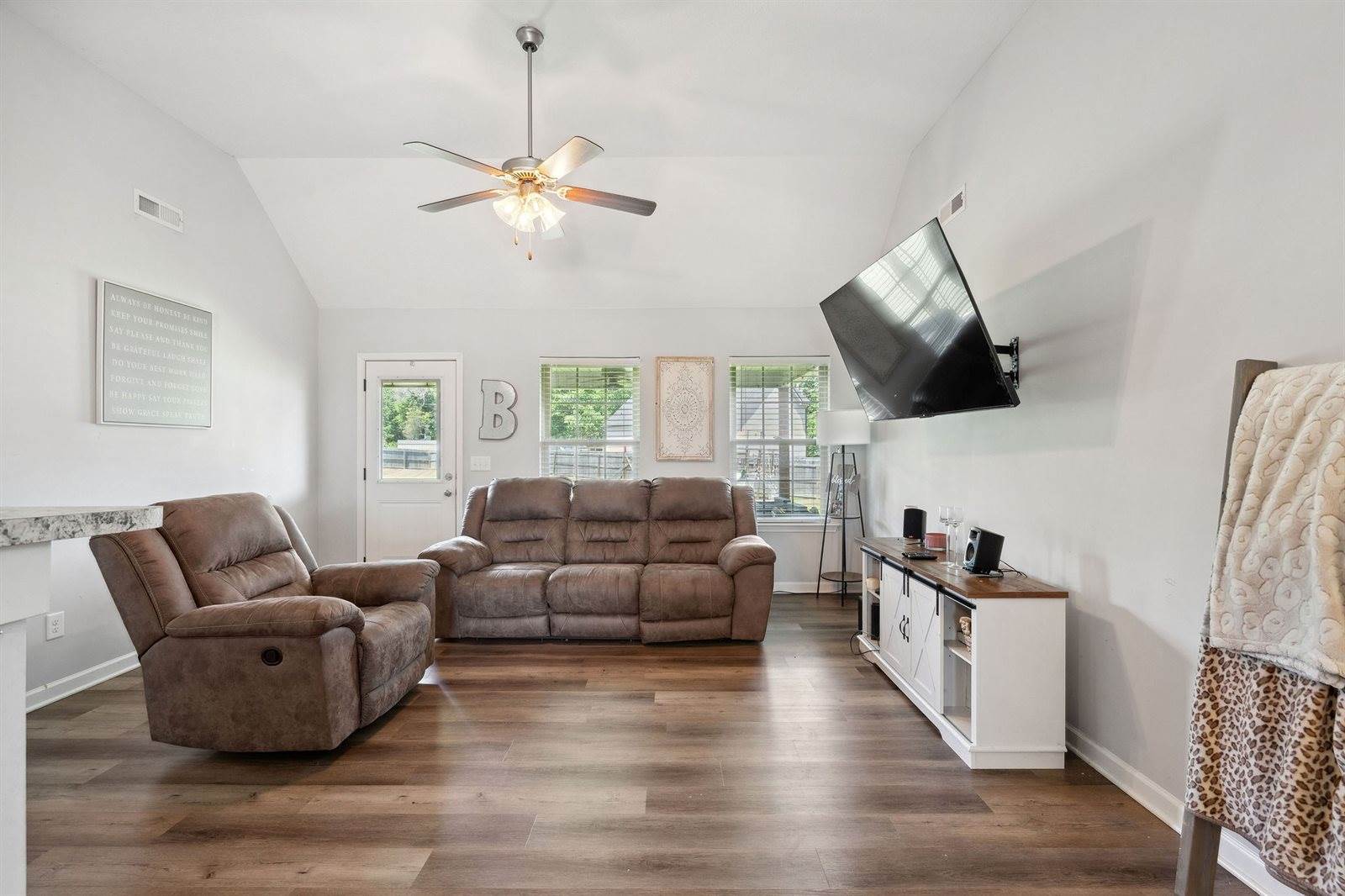 107 Grace Ct, Manchester, TN 37355