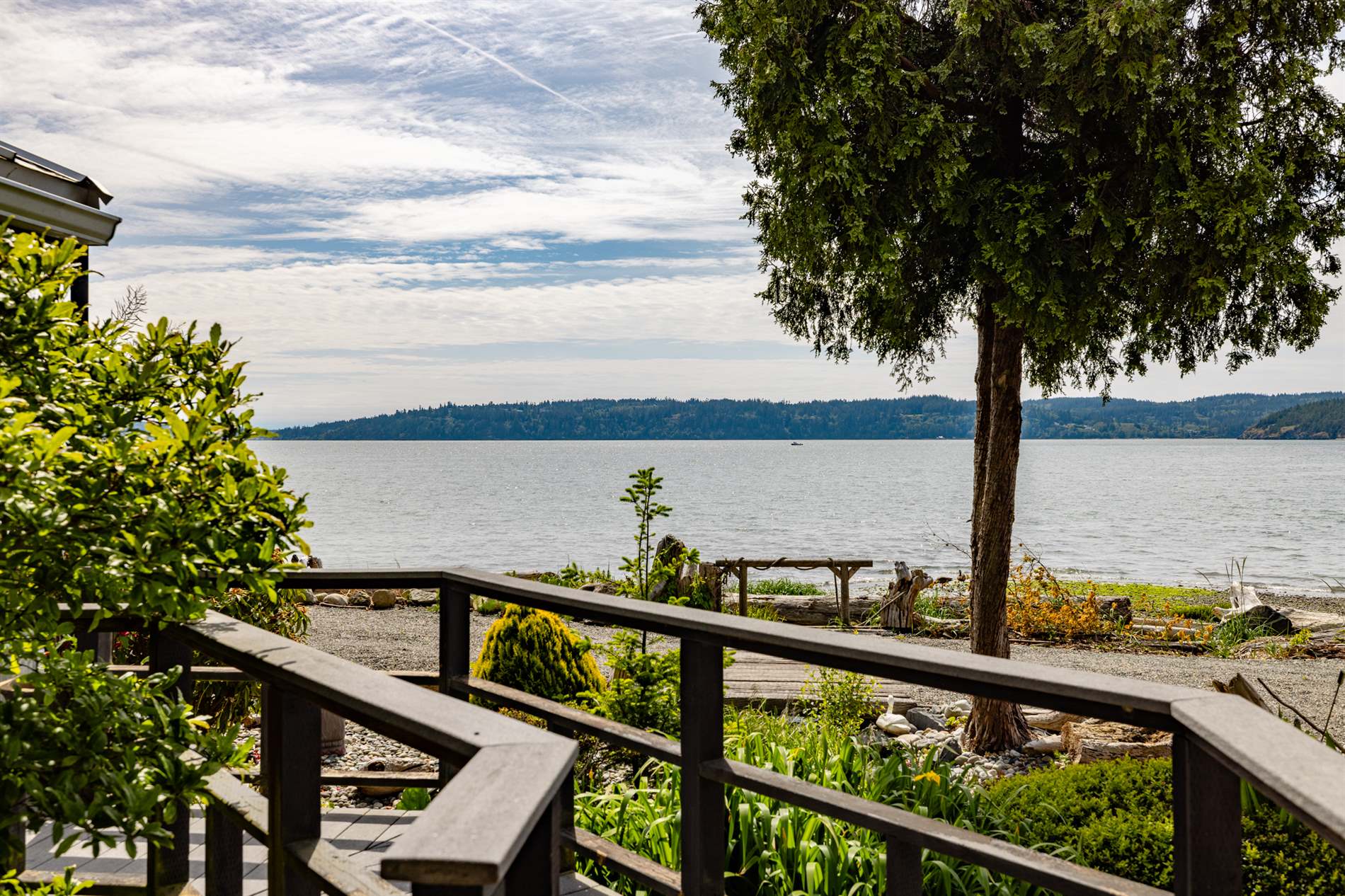 17238 Maple Lane, La Conner, WA 98257