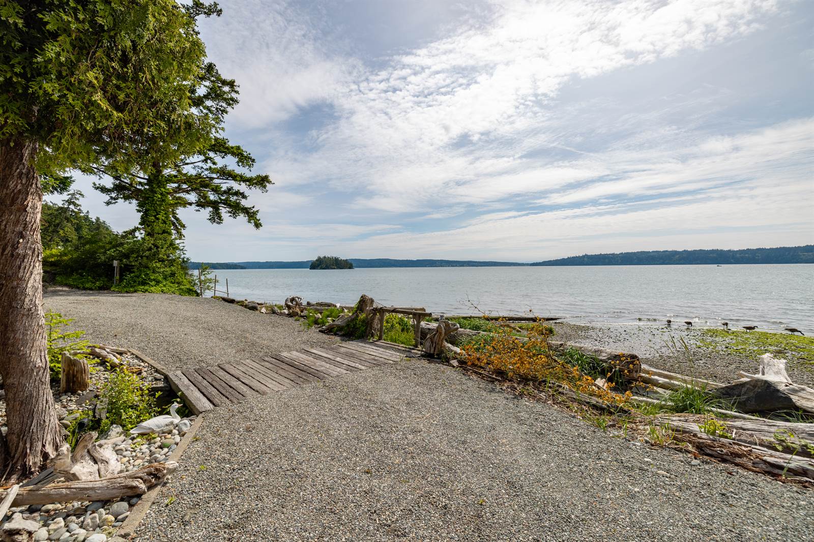 17238 Maple Lane, La Conner, WA 98257