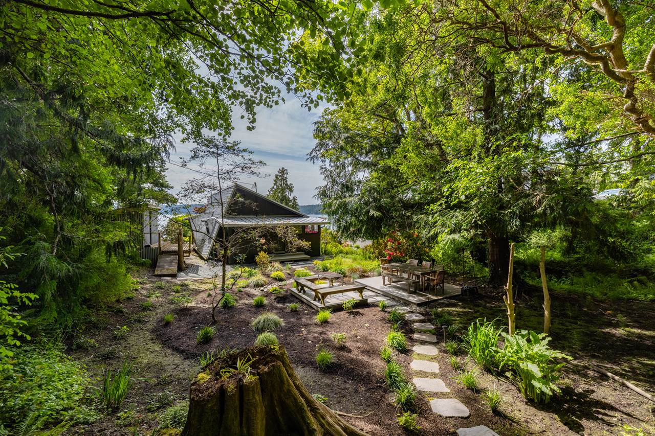 17238 Maple Lane, La Conner, WA 98257