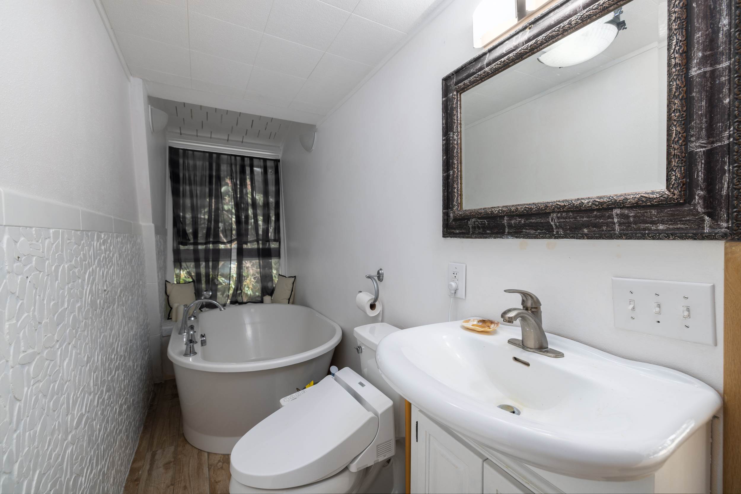 17238 Maple Lane, La Conner, WA 98257