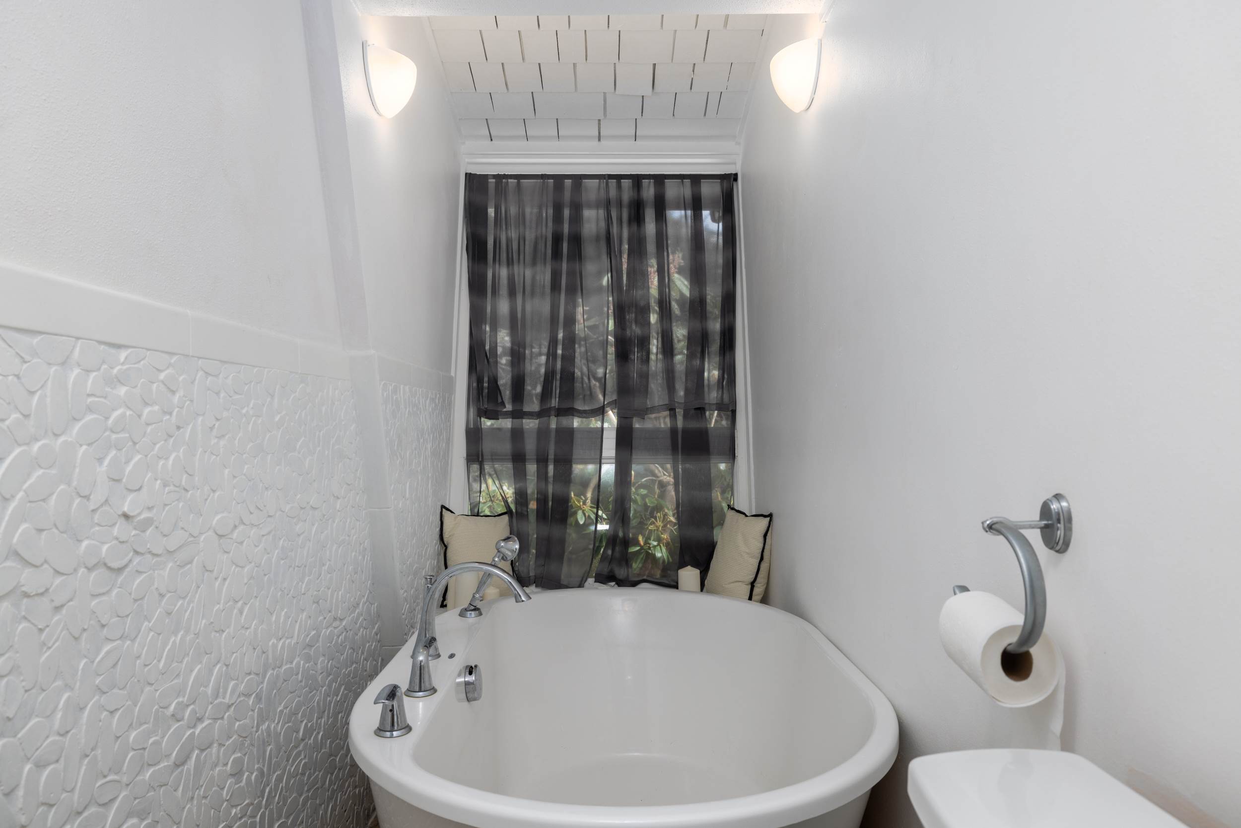 17238 Maple Lane, La Conner, WA 98257