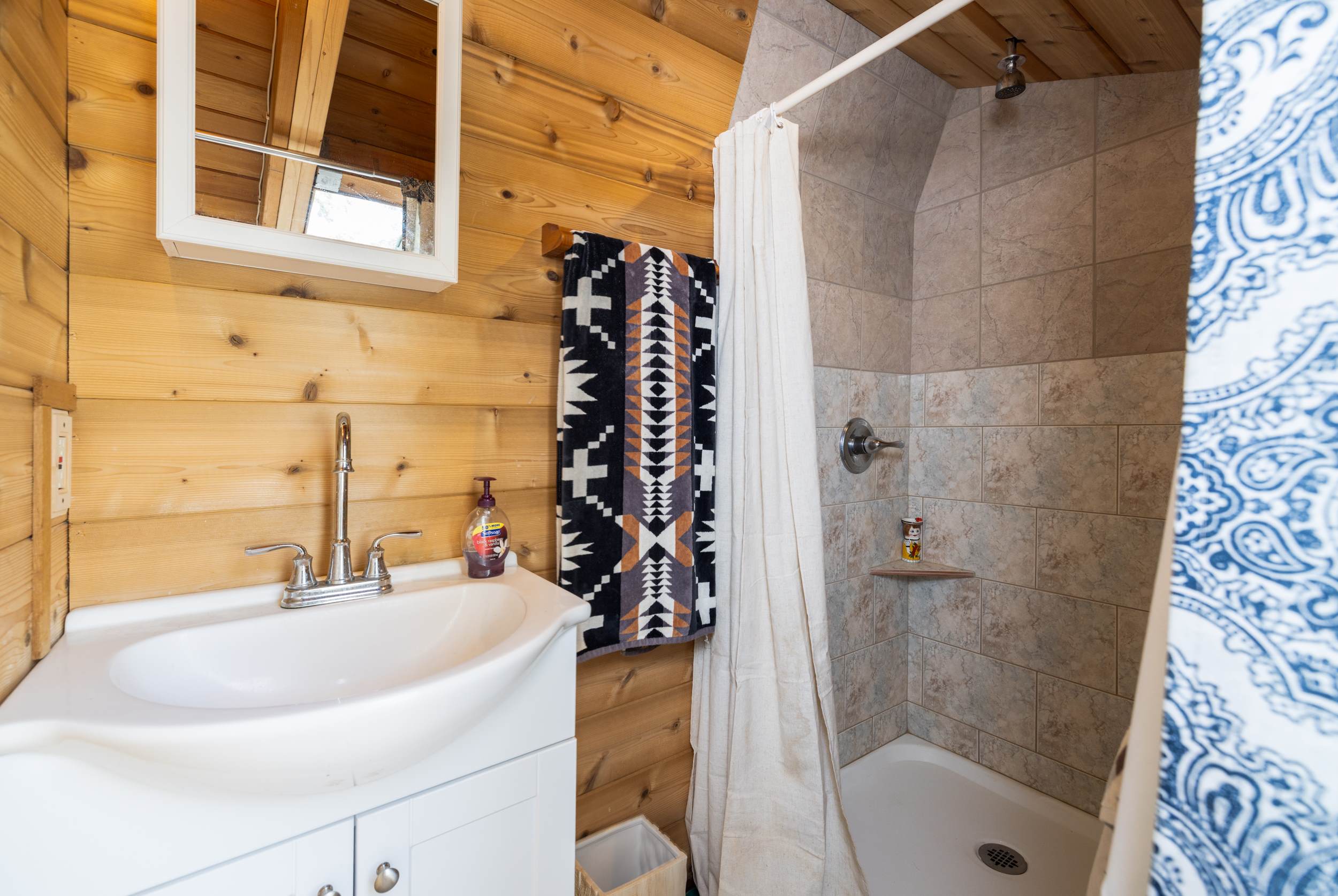 17238 Maple Lane, La Conner, WA 98257