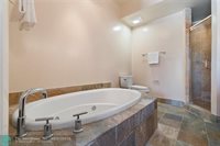 2617 NE 14th Ave, Wilton Manors, FL 33334