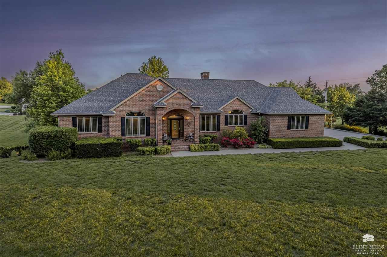 923 T Avenue, Council Grove, KS 66846