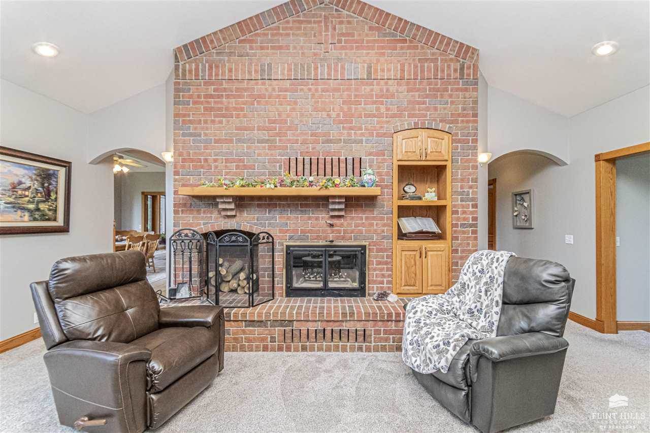 923 T Avenue, Council Grove, KS 66846