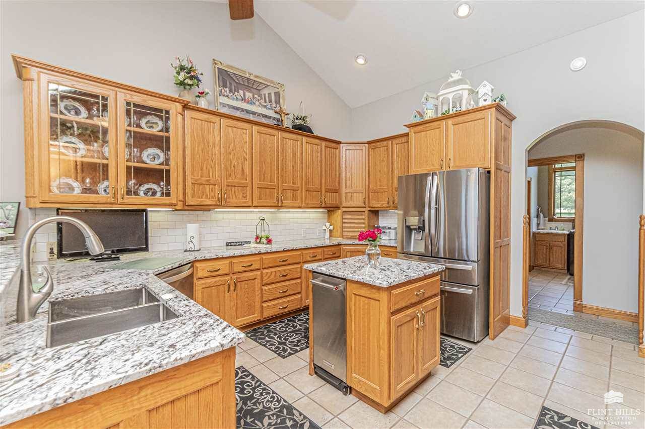 923 T Avenue, Council Grove, KS 66846