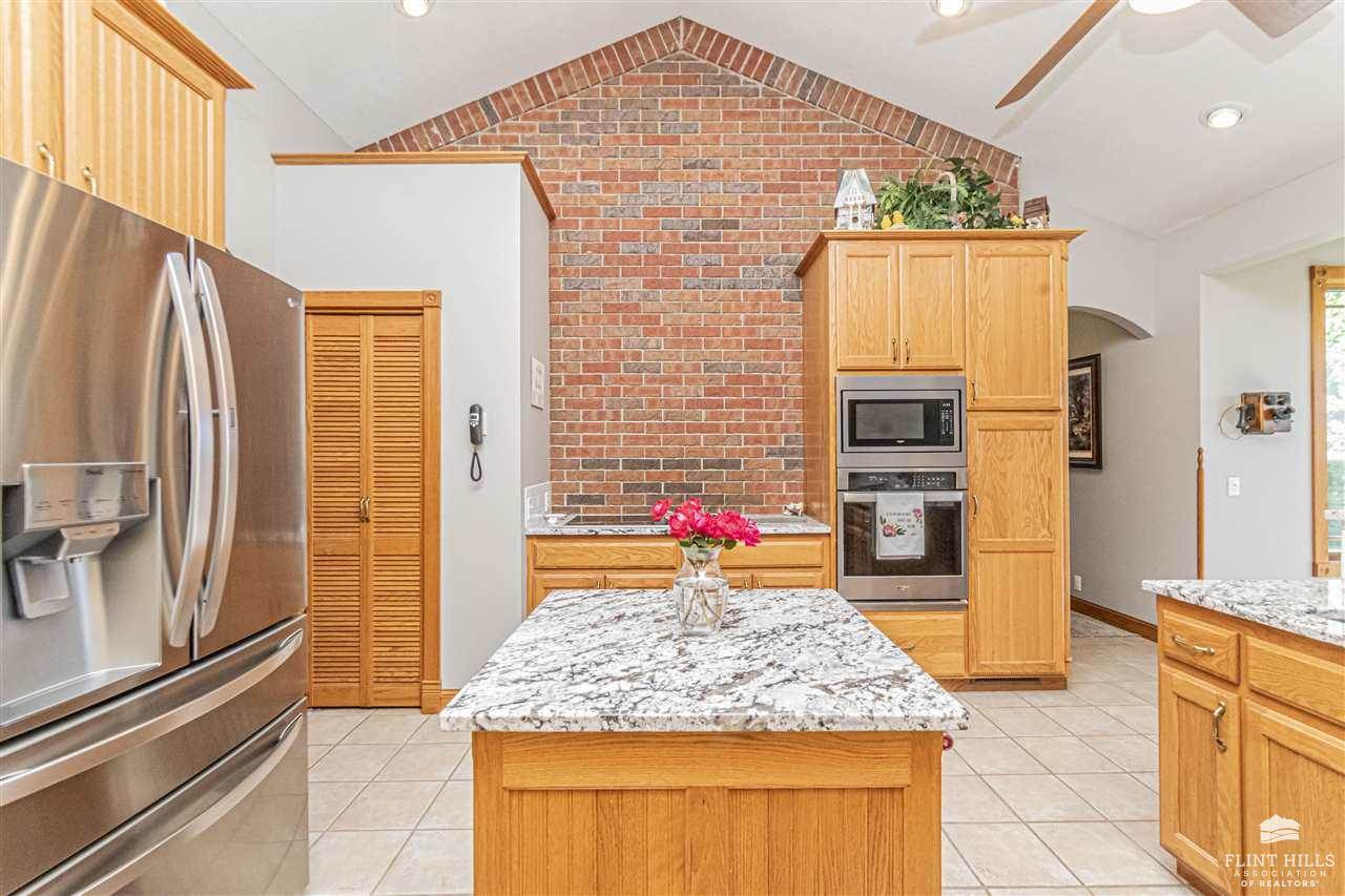 923 T Avenue, Council Grove, KS 66846