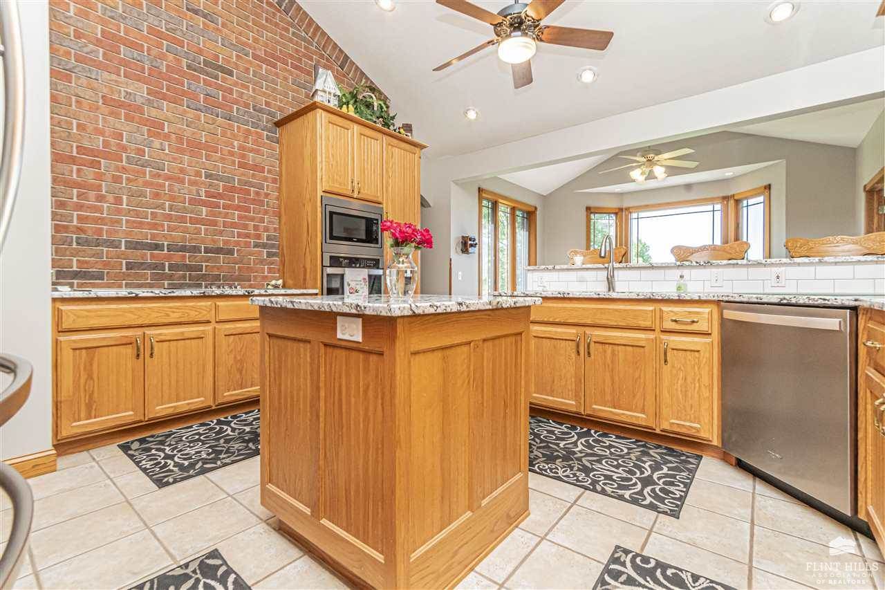 923 T Avenue, Council Grove, KS 66846