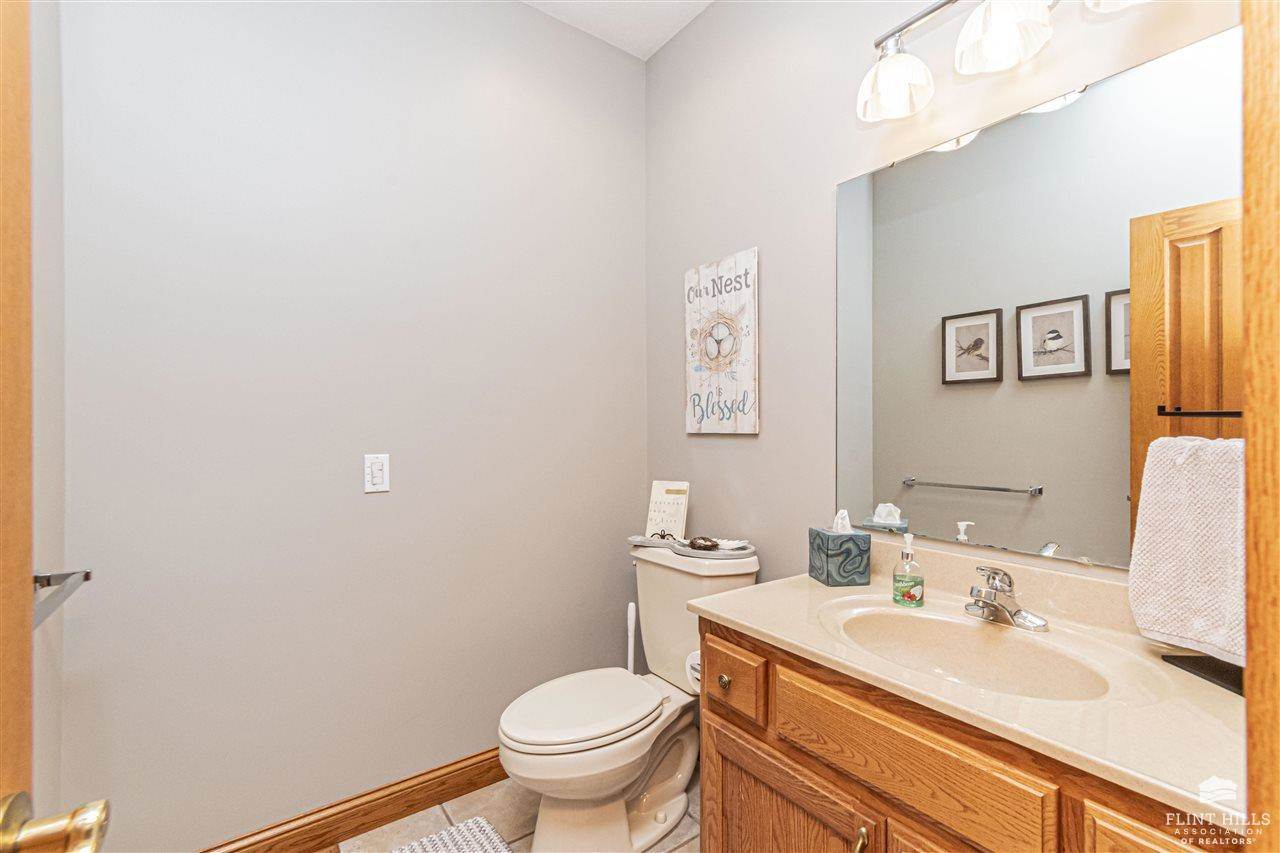 923 T Avenue, Council Grove, KS 66846