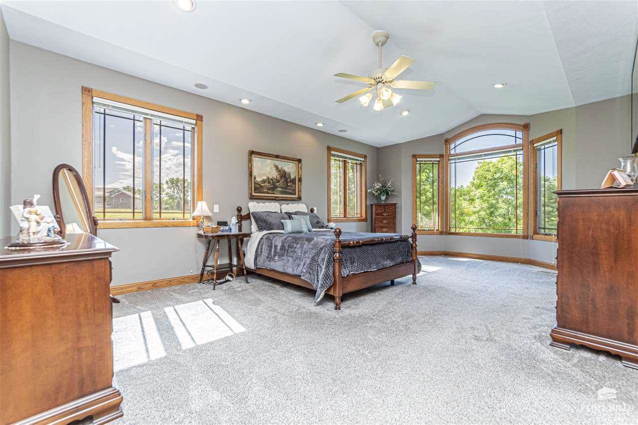 923 T Avenue, Council Grove, KS 66846