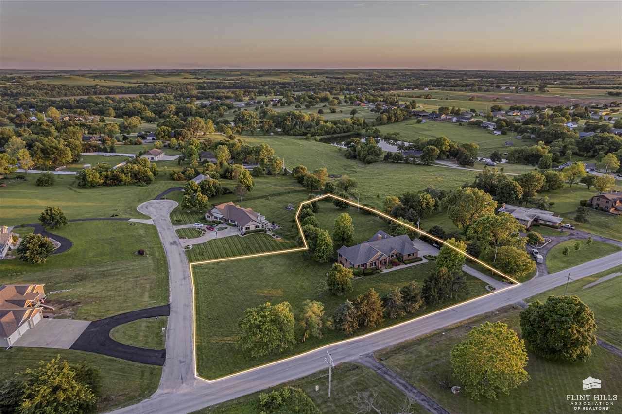 923 T Avenue, Council Grove, KS 66846