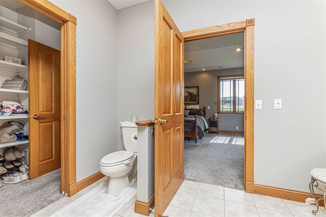 923 T Avenue, Council Grove, KS 66846