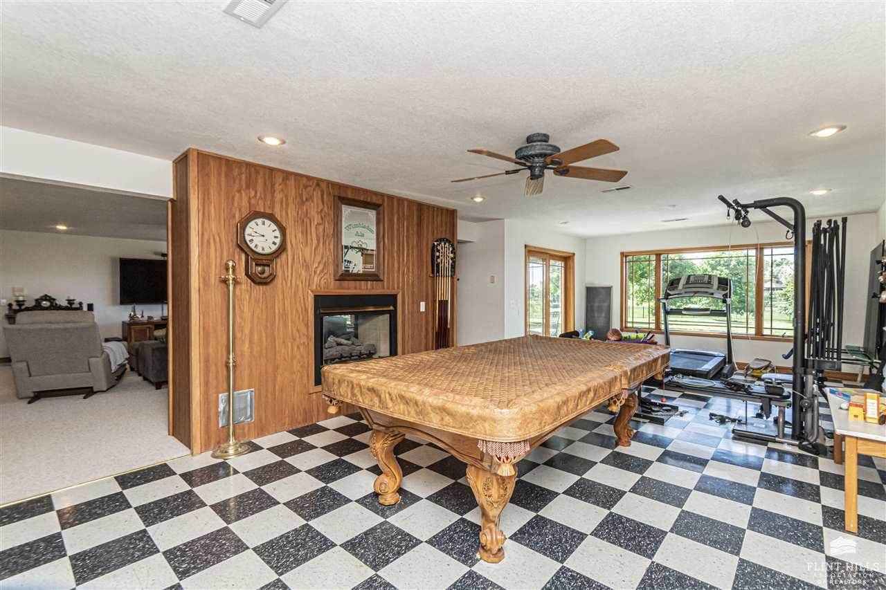 923 T Avenue, Council Grove, KS 66846