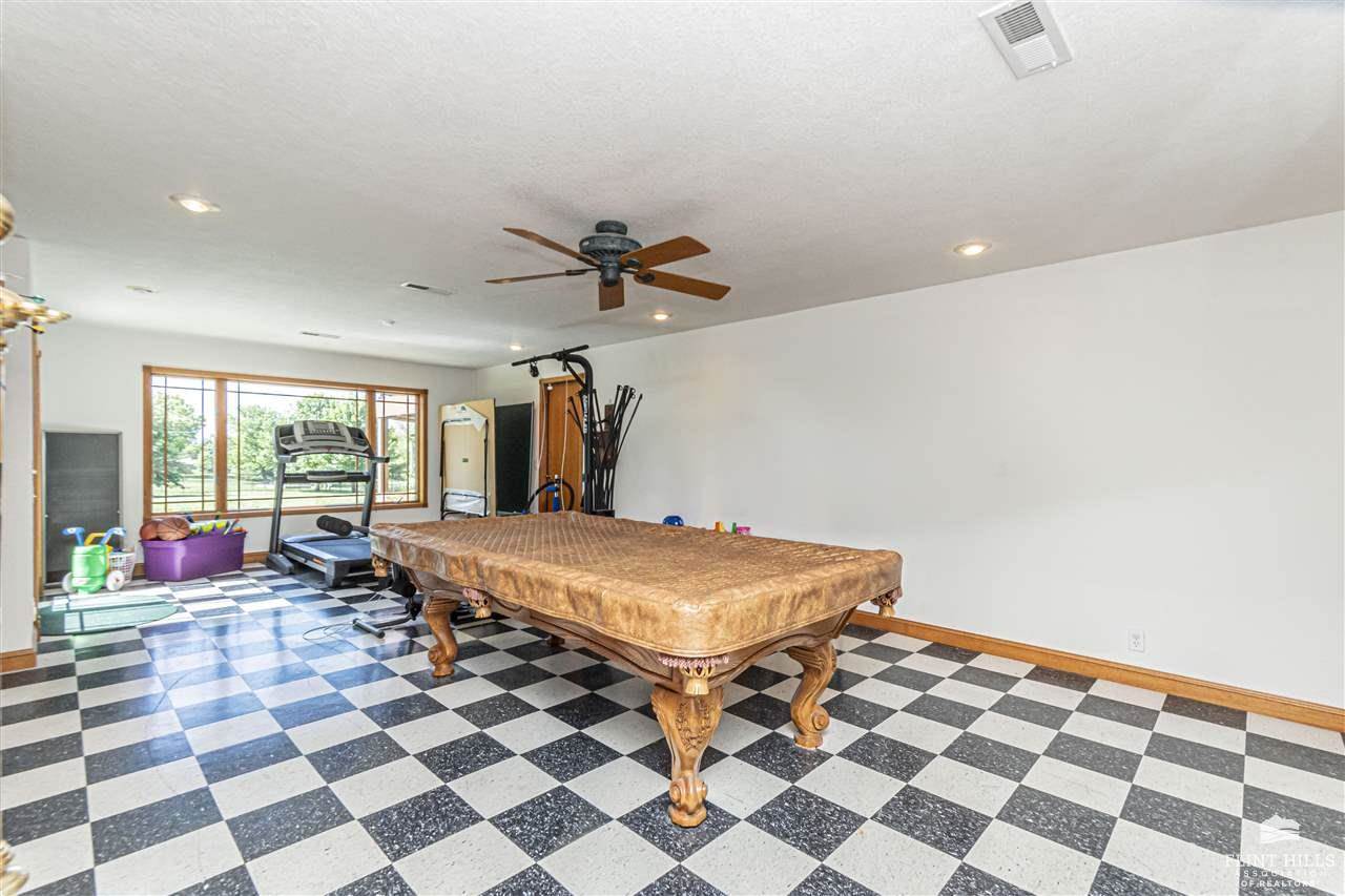 923 T Avenue, Council Grove, KS 66846