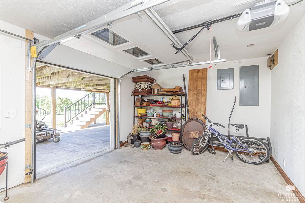 923 T Avenue, Council Grove, KS 66846