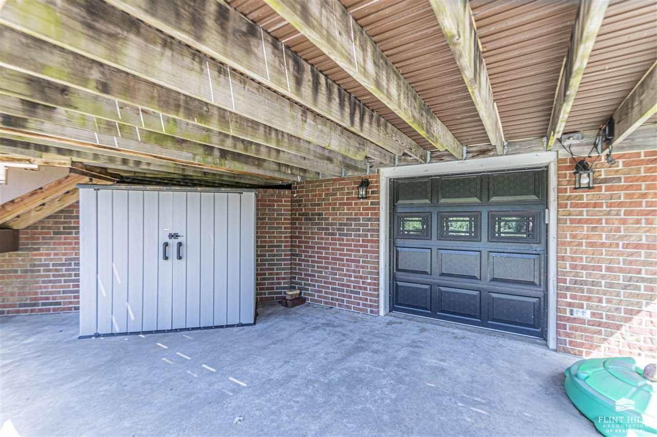 923 T Avenue, Council Grove, KS 66846