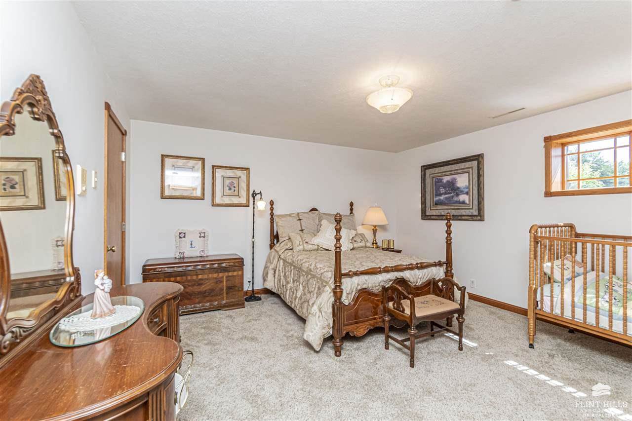 923 T Avenue, Council Grove, KS 66846