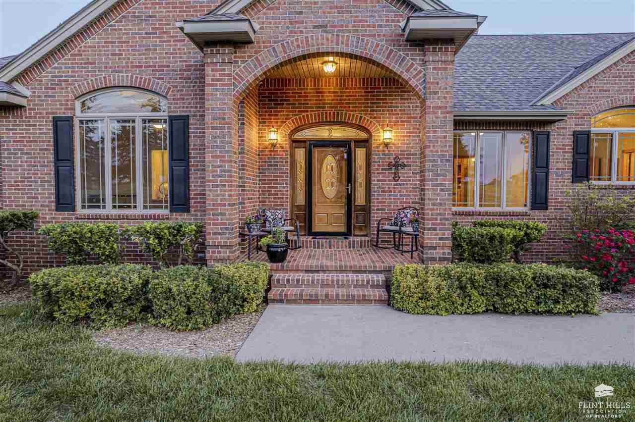 923 T Avenue, Council Grove, KS 66846