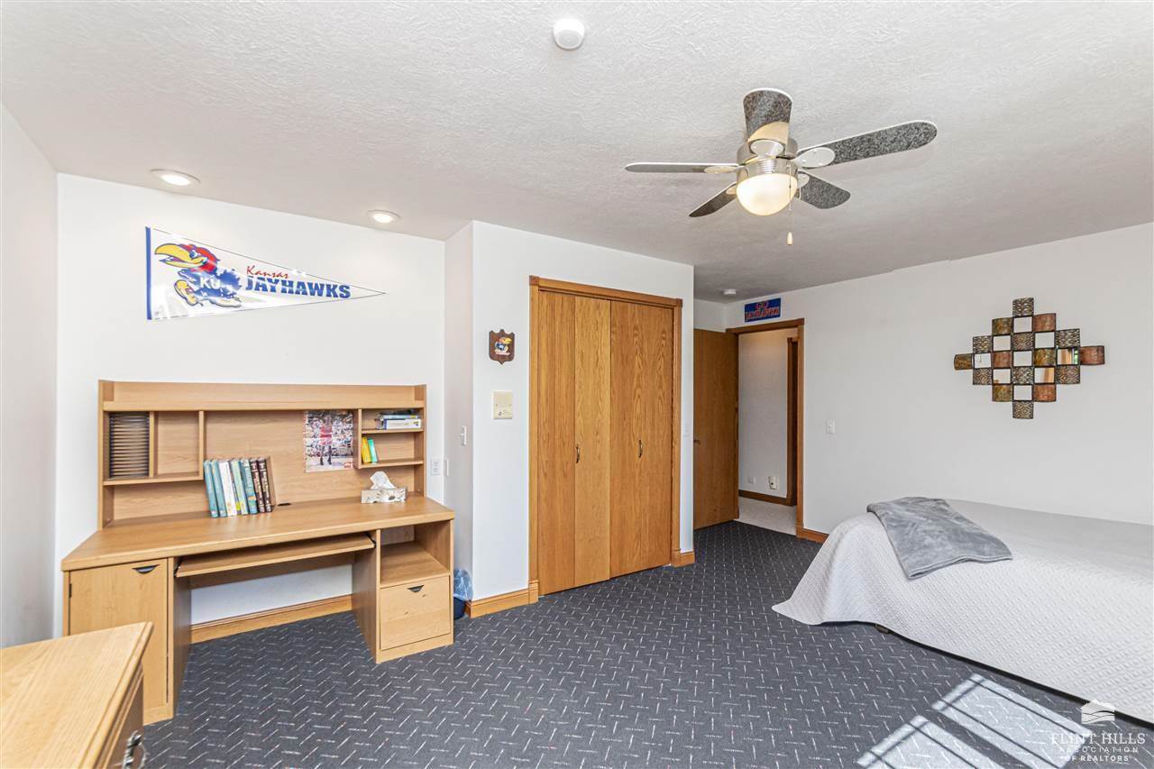 923 T Avenue, Council Grove, KS 66846