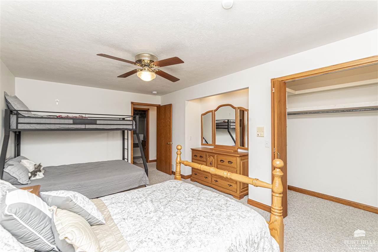 923 T Avenue, Council Grove, KS 66846