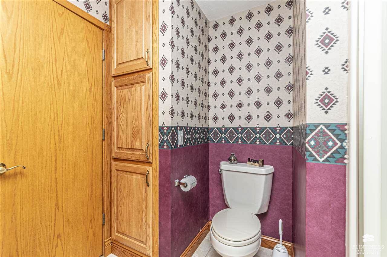 923 T Avenue, Council Grove, KS 66846