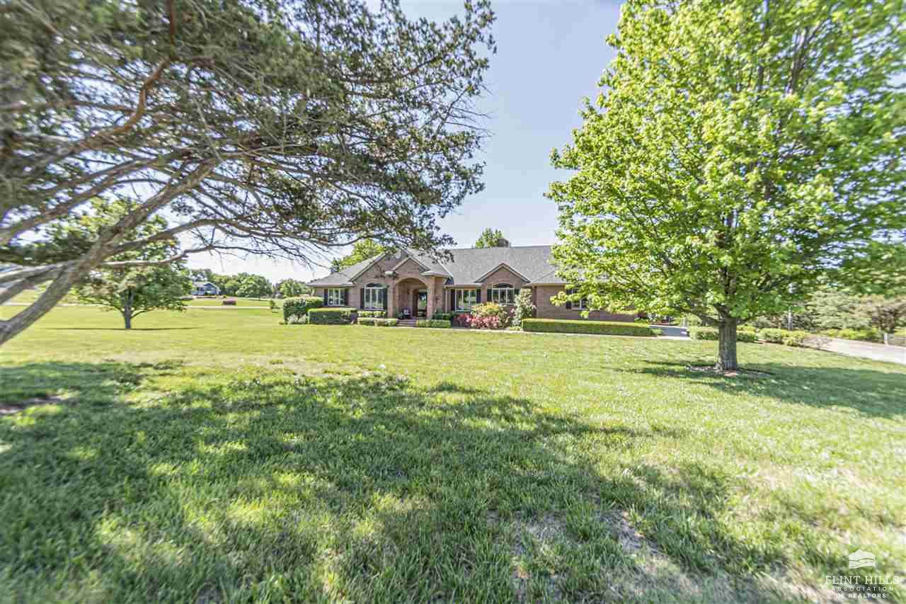923 T Avenue, Council Grove, KS 66846