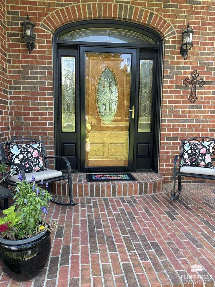 923 T Avenue, Council Grove, KS 66846