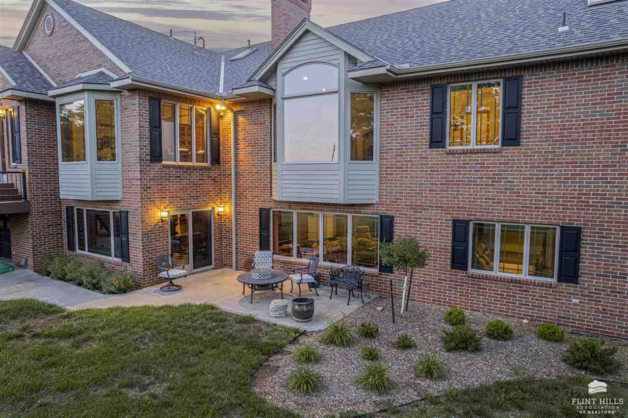 923 T Avenue, Council Grove, KS 66846