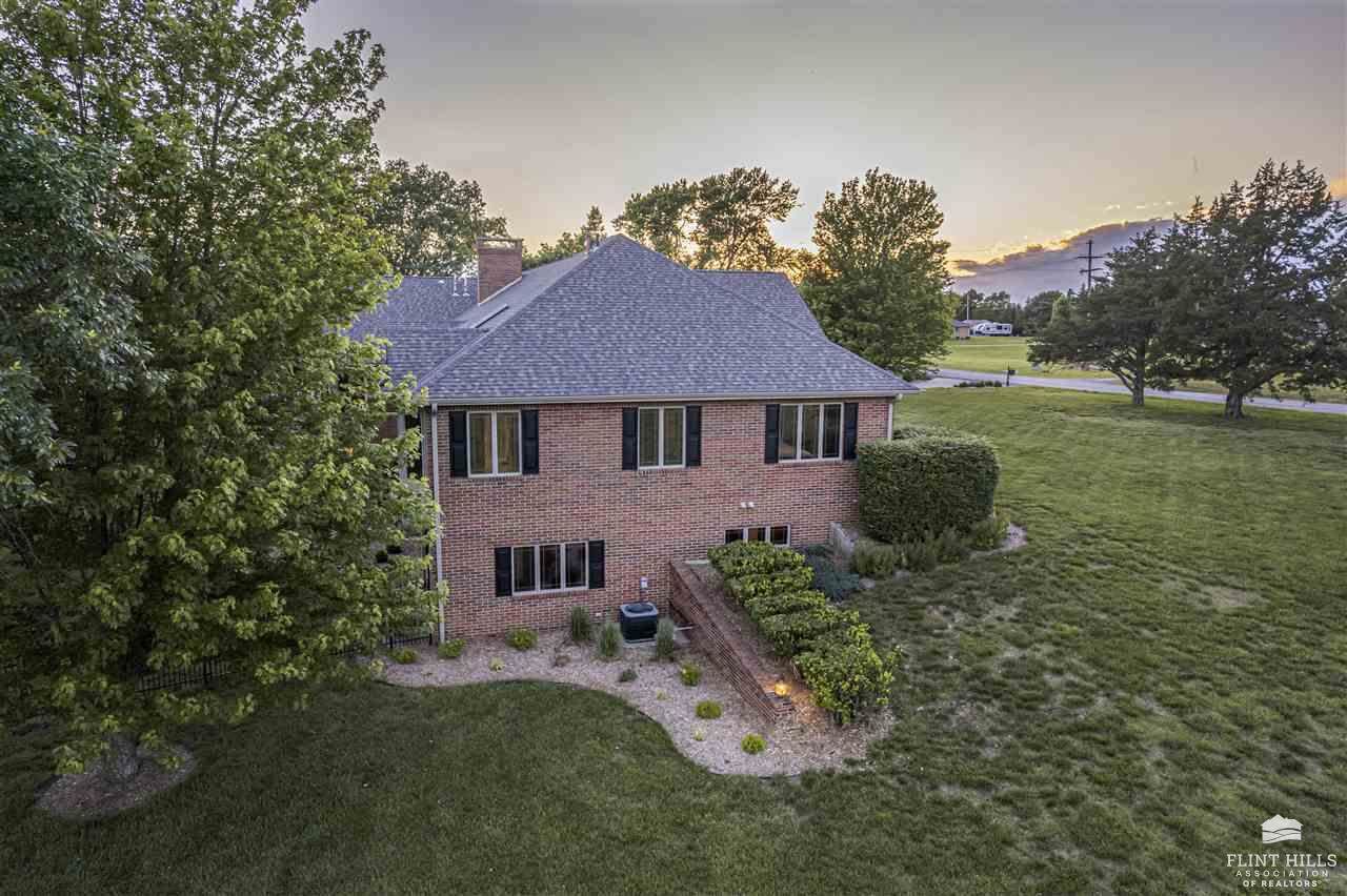 923 T Avenue, Council Grove, KS 66846