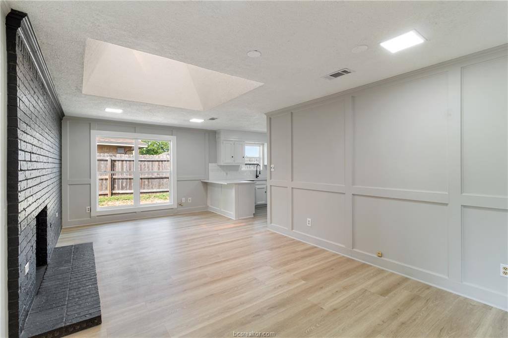 2206 Quail Hollow Drive, Bryan, TX 77802