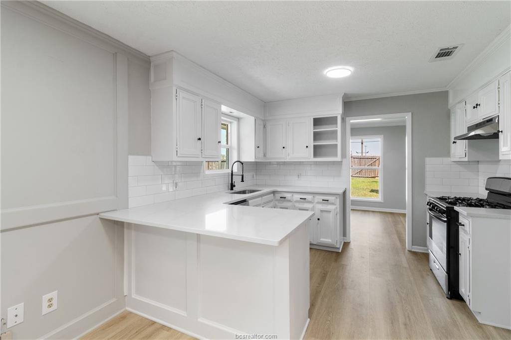 2206 Quail Hollow Drive, Bryan, TX 77802