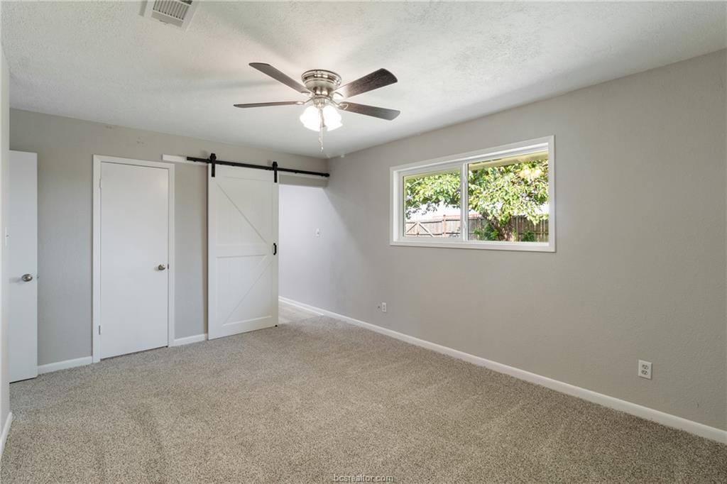 2206 Quail Hollow Drive, Bryan, TX 77802