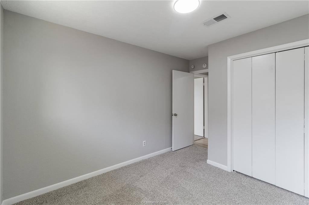 2206 Quail Hollow Drive, Bryan, TX 77802