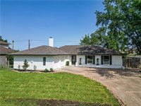 2206 Quail Hollow Drive, Bryan, TX 77802