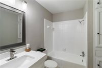 2206 Quail Hollow Drive, Bryan, TX 77802