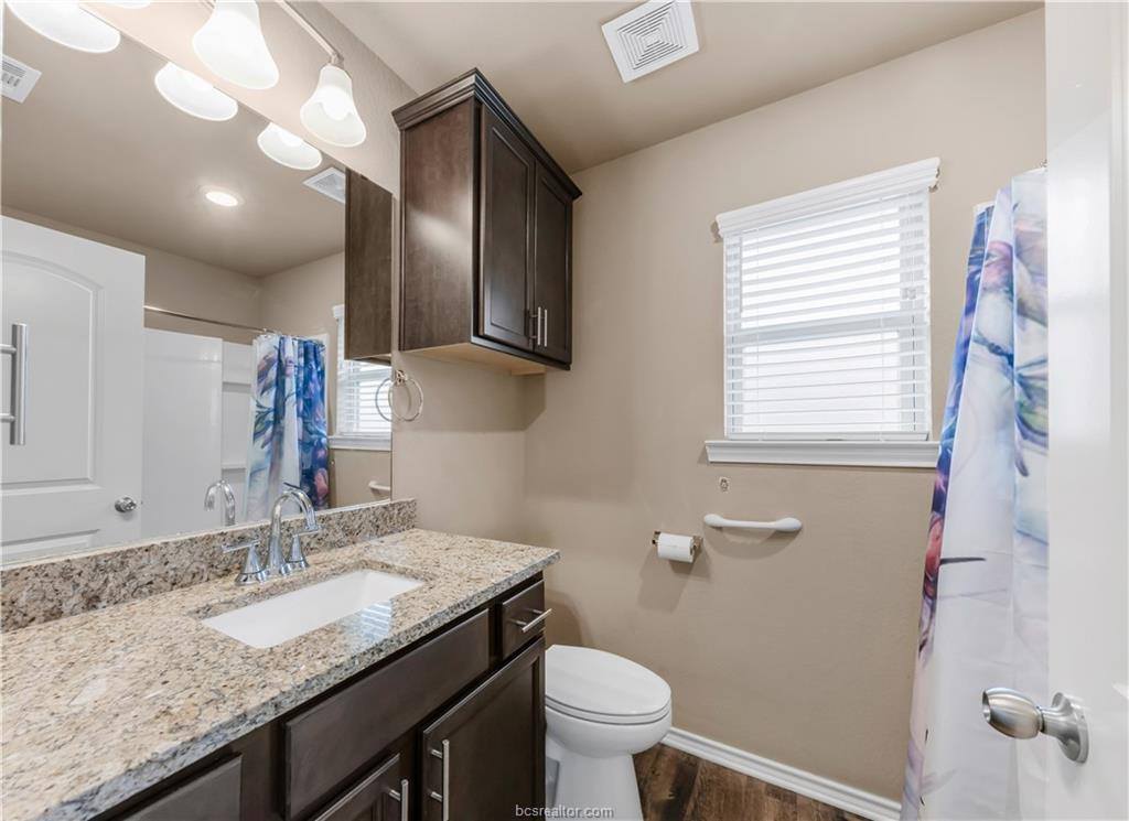 109 Dove Court, Navasota, TX 77868