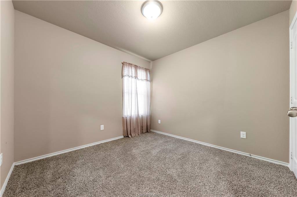 109 Dove Court, Navasota, TX 77868